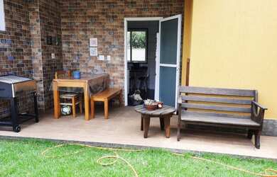 Imagem: A casa em condomínio possui 4 Dormitórios, 3 Banheiros, 2