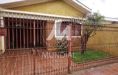 Imagem: O depósito possui 2 Vagas na garagem e 137m² de Área e está