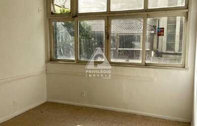 Imagem: O depósito possui 1 Vaga na garagem, 38m² de Área e está