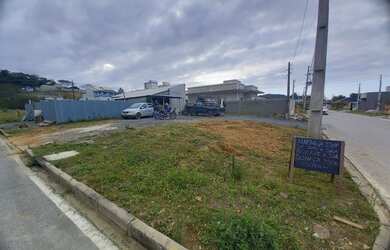 Imagem 1: Vende se casa de esquina. Varanda, 426m² de Área, 2 Vagas na garageme2...