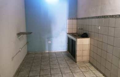 Imagem 8: Alugo Casa. Varanda, 80m² de Área, 1 Banheiroe2 Dormitórios