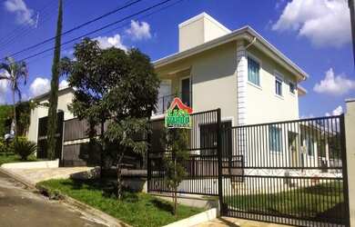 Imagem: A casa em condomínio possui 4 Dormitórios, 4 Banheiros, 2