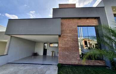 Imagem: A casa em condomínio possui 3 Dormitórios, 4 Banheiros, 4