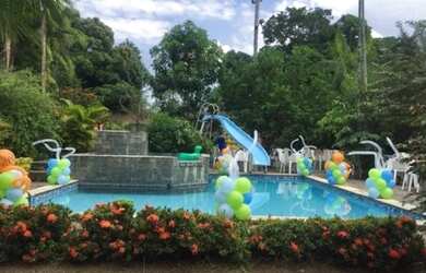 Imagem: A casa possui 1 Dormitório, 1 Banheiro, 5 Vagas na garagem