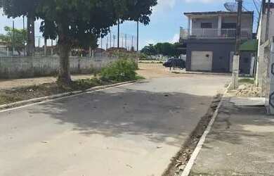 Imagem: A casa possui 2 Dormitórios, 2 Banheiros, 4 Vagas na garagem