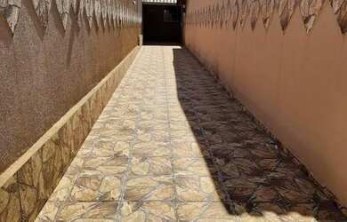 Imagem: A casa possui 2 Dormitórios, 1 Banheiro, 5 Vagas na garagem