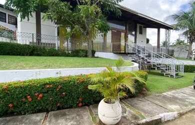 Imagem: A casa possui 3 Dormitórios, 4 Banheiros, 2 Vagas na garagem