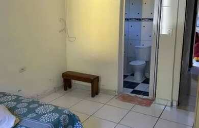 Imagem: A casa possui 2 Dormitórios, 2 Banheiros, 2 Vagas na garagem