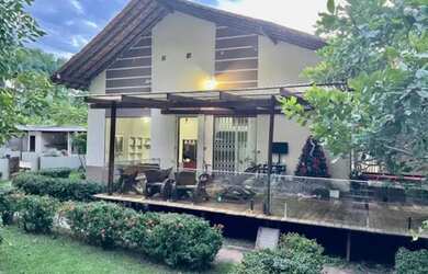 Imagem: A casa possui 2 Dormitórios, 2 Banheiros, 1 Vaga na garagem