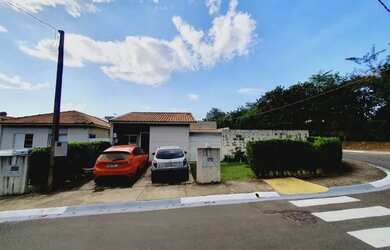 Imagem: A casa em condomínio possui 3 Dormitórios, 2 Banheiros, 3