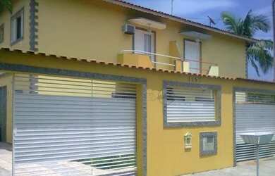 Imagem: A casa possui 2 Dormitórios, 1 Banheiro, 3 Vagas na garagem