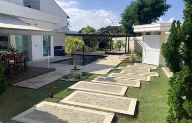 Imagem: A casa em condomínio possui 5 Dormitórios, 5 Banheiros, 5