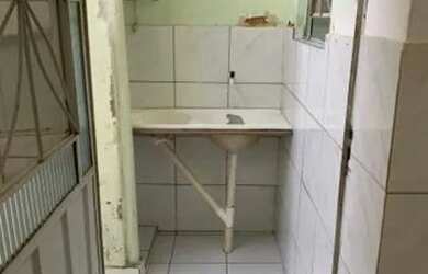 Imagem: A casa possui 2 Dormitórios, 1 Banheiro e está localizado