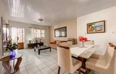 Imagem: A casa possui 2 Dormitórios, 2 Banheiros, 100m² de Área e