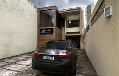 Imagem: O depósito possui 5 Vagas na garagem, 2.000m² de Área e