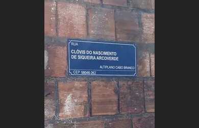 Imagem: A casa possui 2 Dormitórios, 1 Banheiro, 1 Vaga na garagem