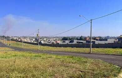 Imagem: O terreno possui 308m² de Área e está localizado em Quinta