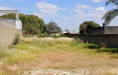 Imagem: O terreno possui 800m² de Área e está localizado em Ponte
