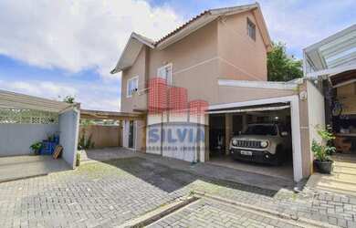 Imagem: A casa possui 3 Dormitórios, 2 Banheiros, 3 Vagas na garagem