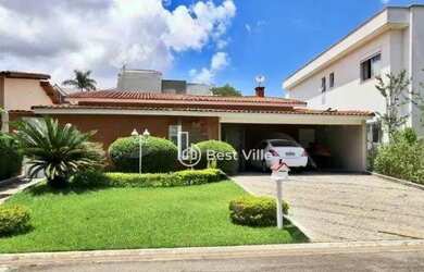 Imagem: A casa em condomínio possui 4 Dormitórios, 5 Banheiros, 4