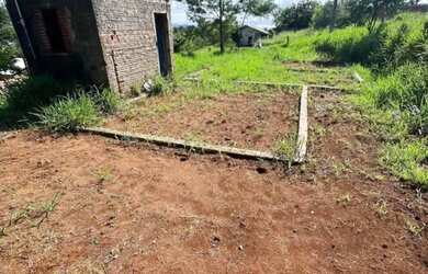 Imagem: O terreno possui 300m² de Área e está localizado em Lomba