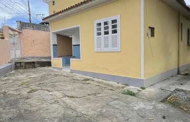 Imagem: A casa à venda possui 3 Dormitórios, 2 Banheiros, 2 Vagas