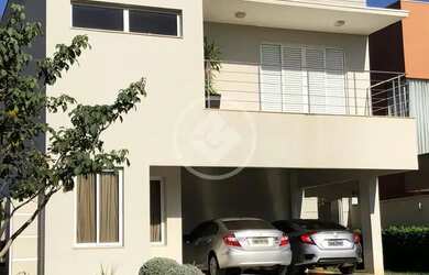 Imagem: A casa em condomínio possui 4 Dormitórios, 5 Banheiros, 5