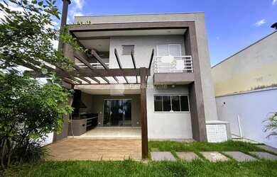 Imagem: Sobrado para aluguel possui 250 metros quadrados com 4 quartos