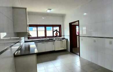 Imagem 6: Sobrado com 4 suítes no Condomínio Colonial Village em Pindamonhangaba