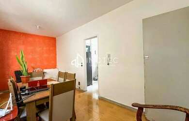 Imagem: O apartamento possui 3 Dormitórios, 1 Banheiro, 1 Vaga na garagem