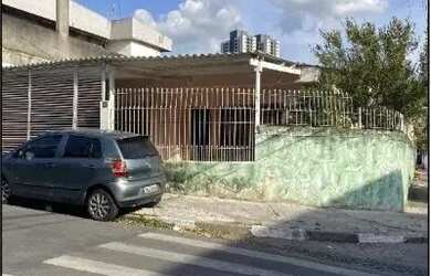 Imagem: A casa possui 2 Dormitórios, 1 Banheiro, 350m² de Área e