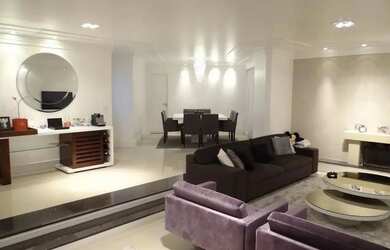 Imagem: O apartamento possui 4 Dormitórios, 3 Banheiros, 3 Vagas na