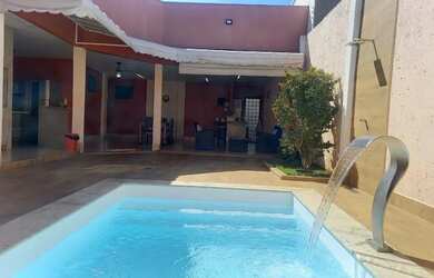 Imagem 2: Casa alto padrão. Piscina, Churrasqueira, VarandaeÁrea de serviço