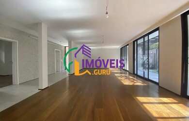 Imagem: A casa possui 4 Dormitórios, 5 Banheiros, 5 Vagas na garagem