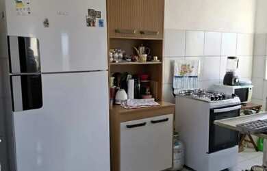 Imagem: O apartamento possui 2 Dormitórios, 1 Banheiro, 1 Vaga na garagem