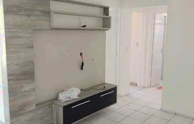 Imagem: O apartamento possui 2 Dormitórios, 1 Banheiro, 1 Vaga na garagem