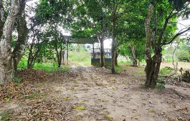 Imagem: A chácara possui 10.000m² de Área, Varanda e está localizado