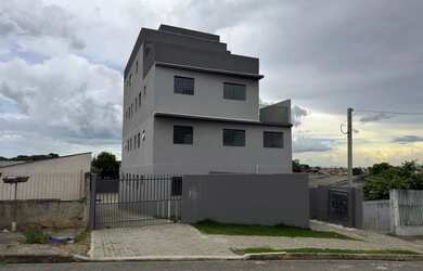 Imagem: O apartamento possui 3 Dormitórios, 1 Banheiro, 1 Vaga na garagem