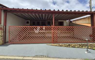 Imagem: A casa possui 2 Dormitórios, 2 Banheiros, 2 Vagas na garagem