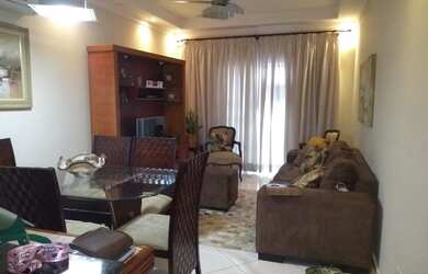 Imagem: A casa possui 3 Dormitórios, 1 Banheiro, 1 Vaga na garagem