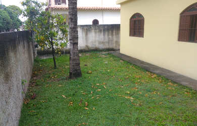 Imagem: A casa possui 2 Dormitórios, 2 Banheiros, 3 Vagas na garagem