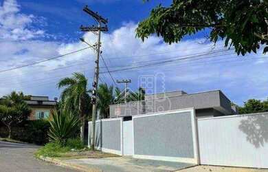 Imagem: A casa possui 2 Dormitórios, 2 Banheiros, 2 Vagas na garagem