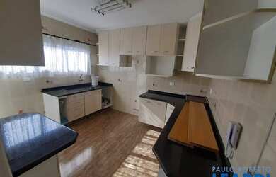 Imagem: O apartamento possui 2 Dormitórios, 1 Banheiro, 2 Vagas na