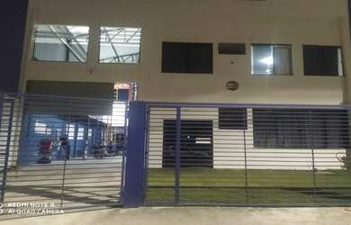 Imagem: O depósito possui 2 Vagas na garagem, 287m² de Área e está