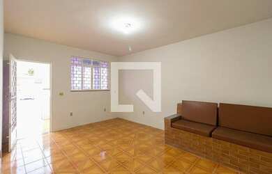 Imagem: A casa possui 2 Dormitórios, 3 Banheiros, 3 Vagas na garagem