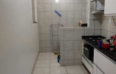 Imagem: O apartamento possui 3 Dormitórios, 1 Banheiro, 1 Vaga na garagem