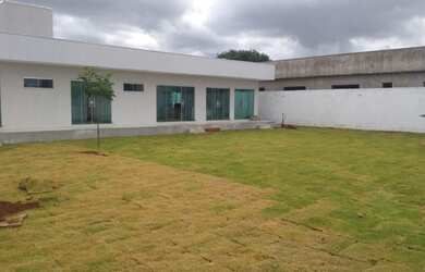 Imagem: A casa em condomínio possui 2 Dormitórios, 3 Banheiros, 4