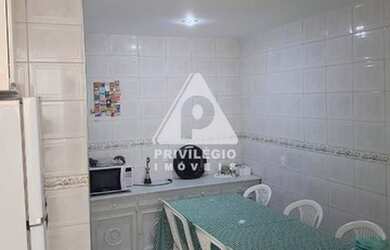 Imagem 4: Maravilhoso apartamento na tijuca com 115 m2 2 por andar 3 quartos, disponível para venda