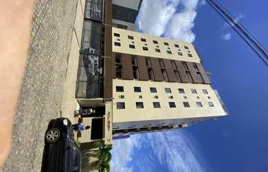 Imagem: O apartamento possui 3 Dormitórios, 2 Banheiros, 2 Vagas na