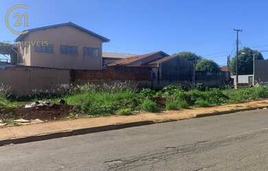 Imagem: O terreno possui 350m² de Área e está localizado em Vila